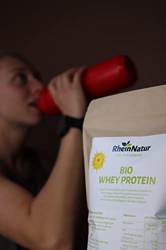 RheinNatur Bio Whey Protein 900 g - Geschmacksneutral, ohne Zusatzstoffe & Soja - 100% Bio Molke-Protein